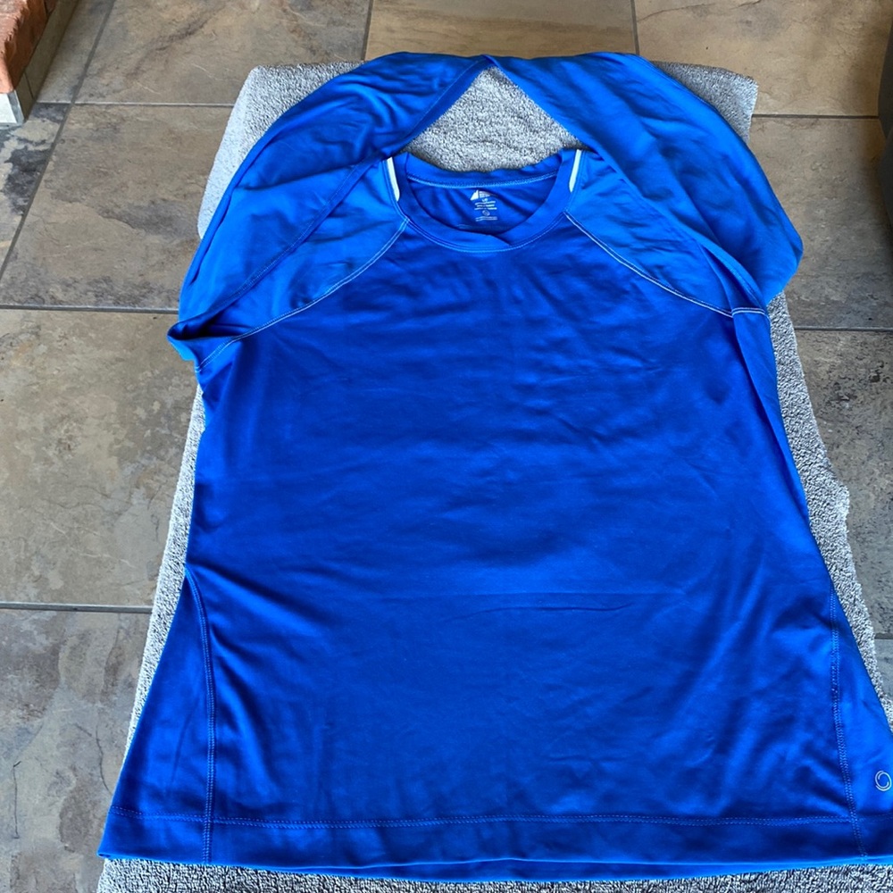 Mountain Equipment Co-Op Long-Sleeve Top in Excellent Condition Size Large